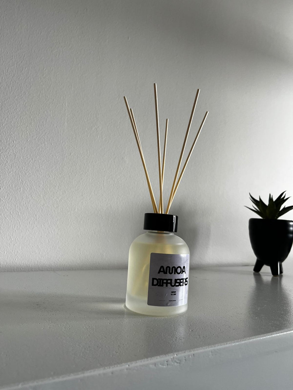 AMOA Sandalwood – Warm Wood Aroma Diffuser - 200ml